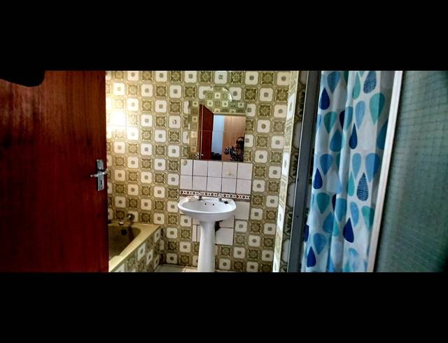 5 BEDROOM FREEHOLD FOR SALE IN PETERSFIELD